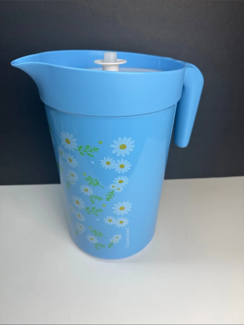 Tupperware 1 Gallon Daisy Beverage Pitcher w/ Infuser Diffuser Blue